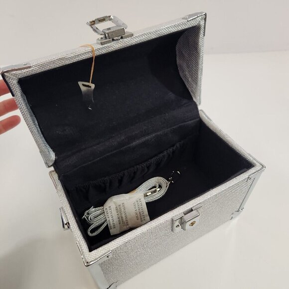 International Silver Co Metallic Vinyl Travel Case Metal Trim Hardshell w/ Box - Picture 8 of 15